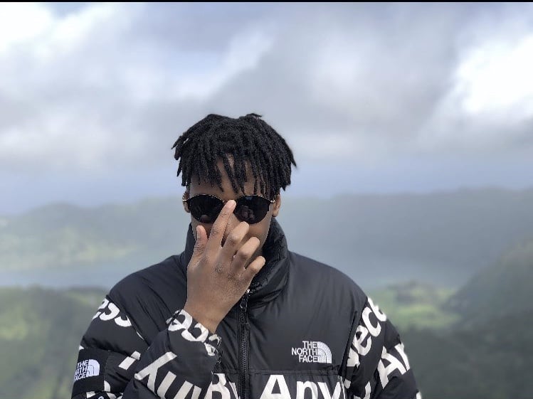 Photo by @Tobiadekola_