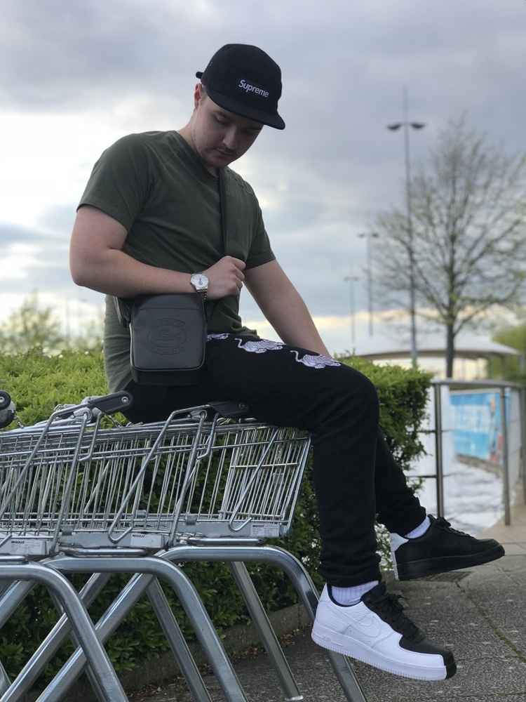 Photo by @Ollie_elderfield