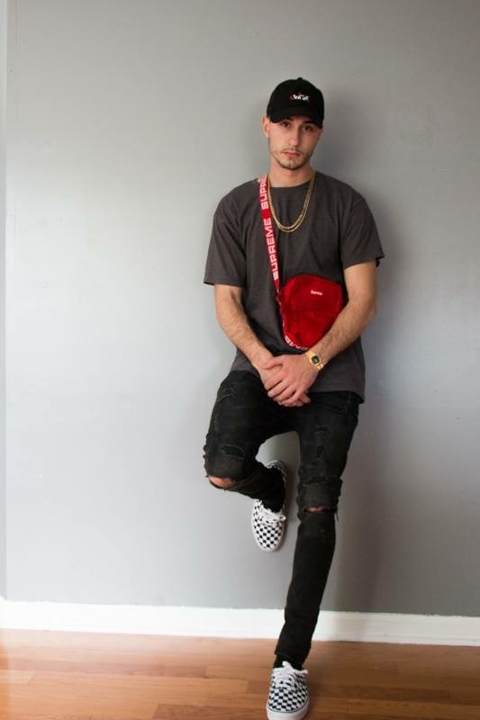 Photo by @___bronson