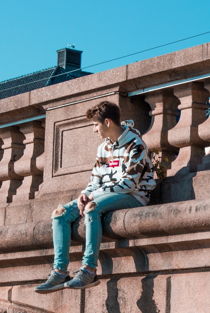 Photo by @olivertalcoth