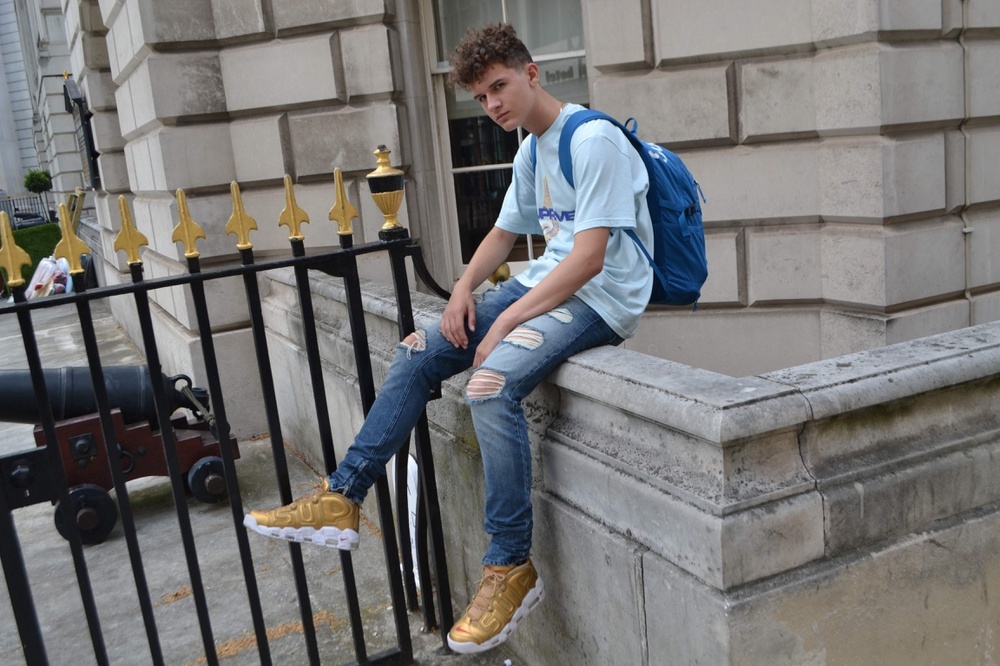 Photo by @Benpurserr