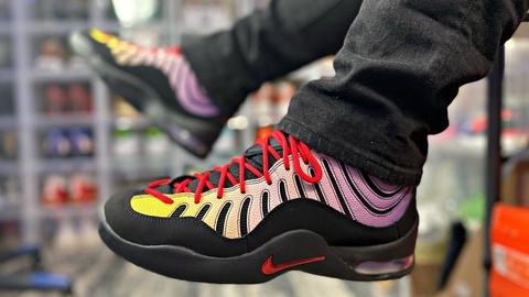 Supreme®/Nike® Air Bakin