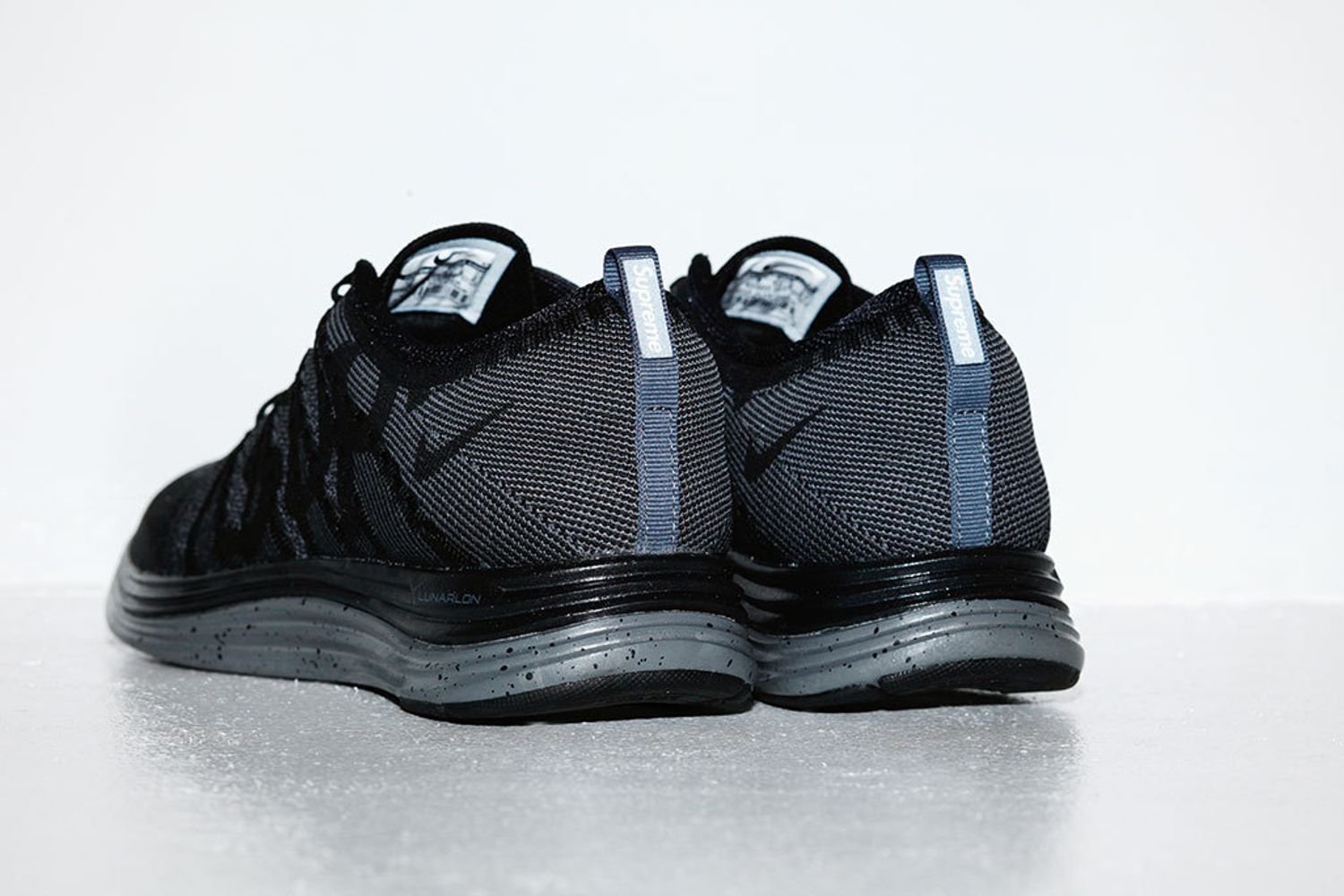 Supreme/Nike® Flyknit