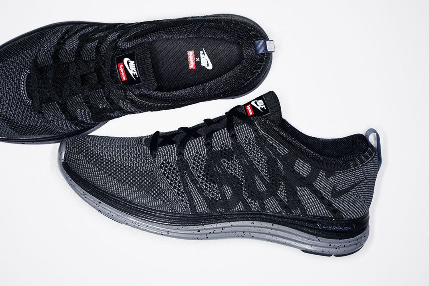 Supreme/Nike® Flyknit