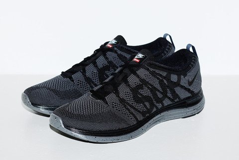 Supreme/Nike® Flyknit