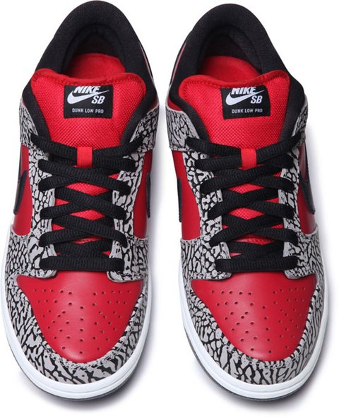 Supreme/Nike SB Dunk Low
