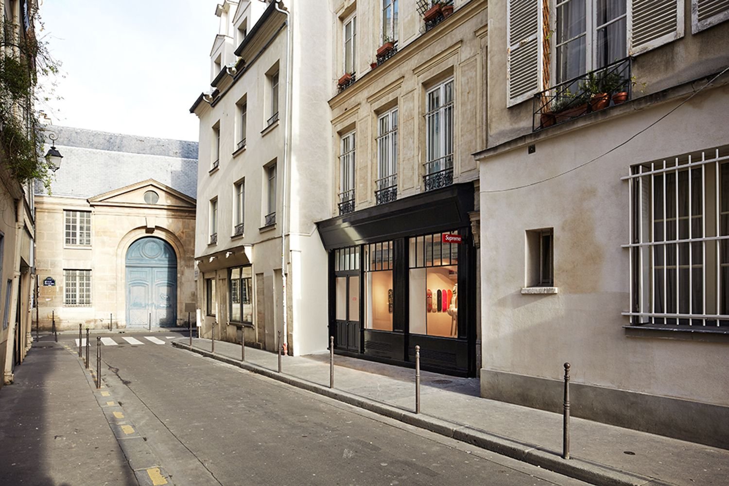 Supreme Paris