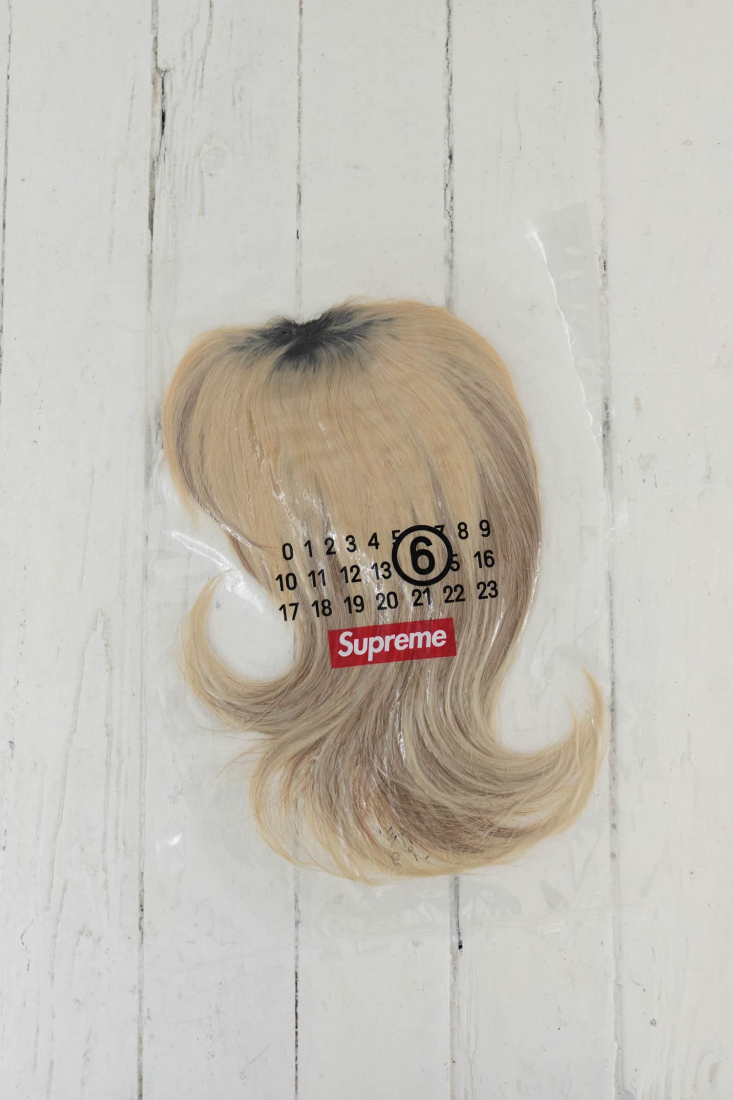  Supreme®/MM6 Maison Margiela