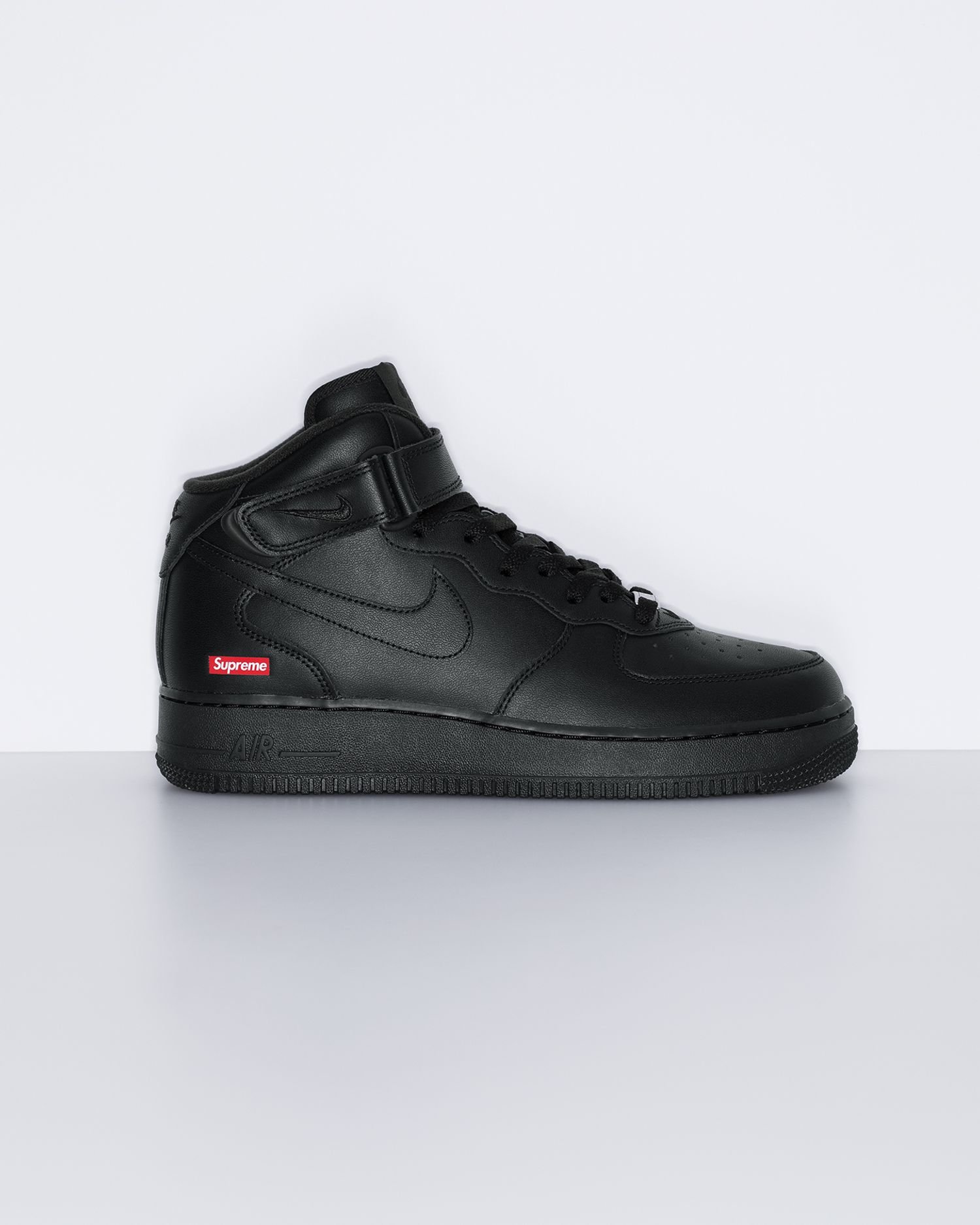 Supreme®/Nike® Air Force 1 Mid