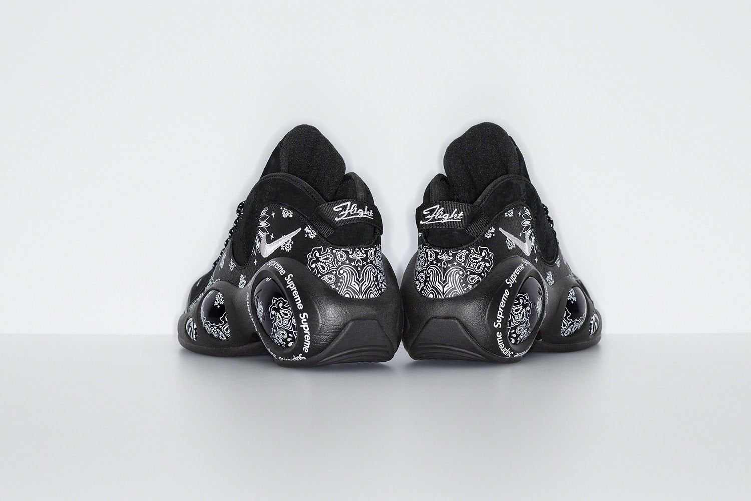 Supreme®/Nike® Zoom Air Flight 95