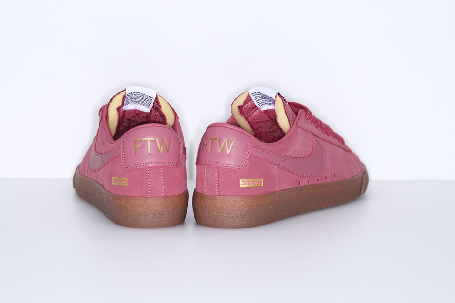 Supreme®/Nike SB Blazer Low GT