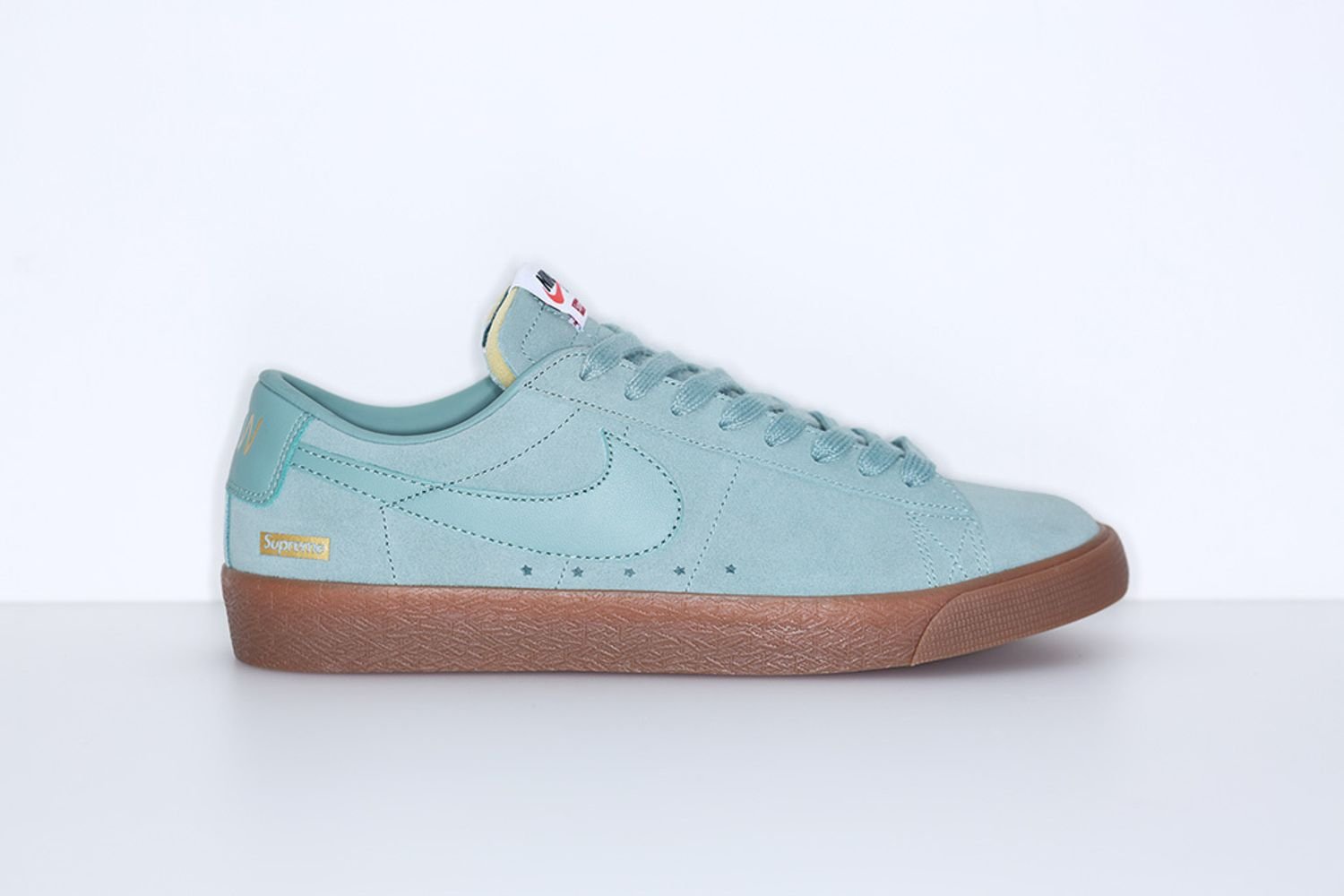 Supreme®/Nike SB Blazer Low GT