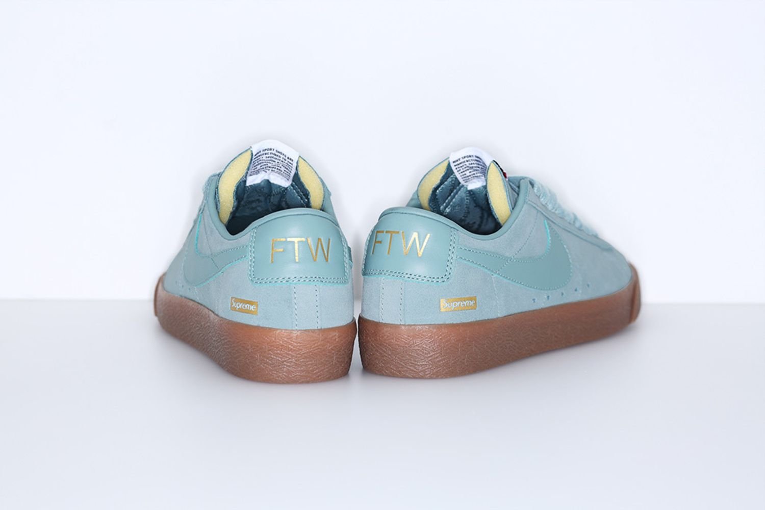 Supreme®/Nike SB Blazer Low GT