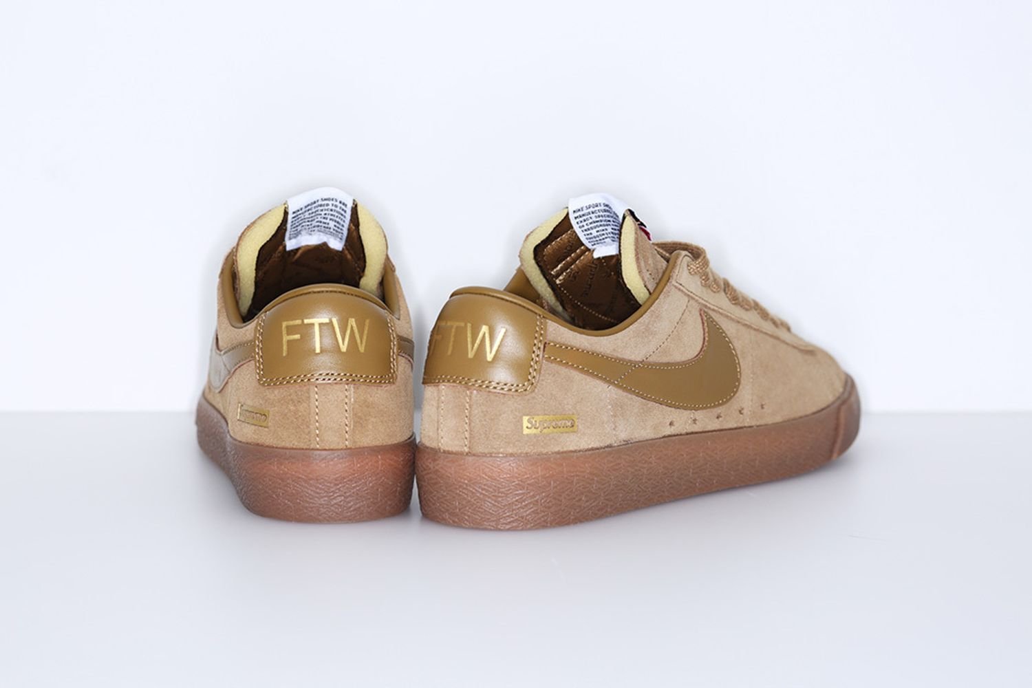 Supreme®/Nike SB Blazer Low GT
