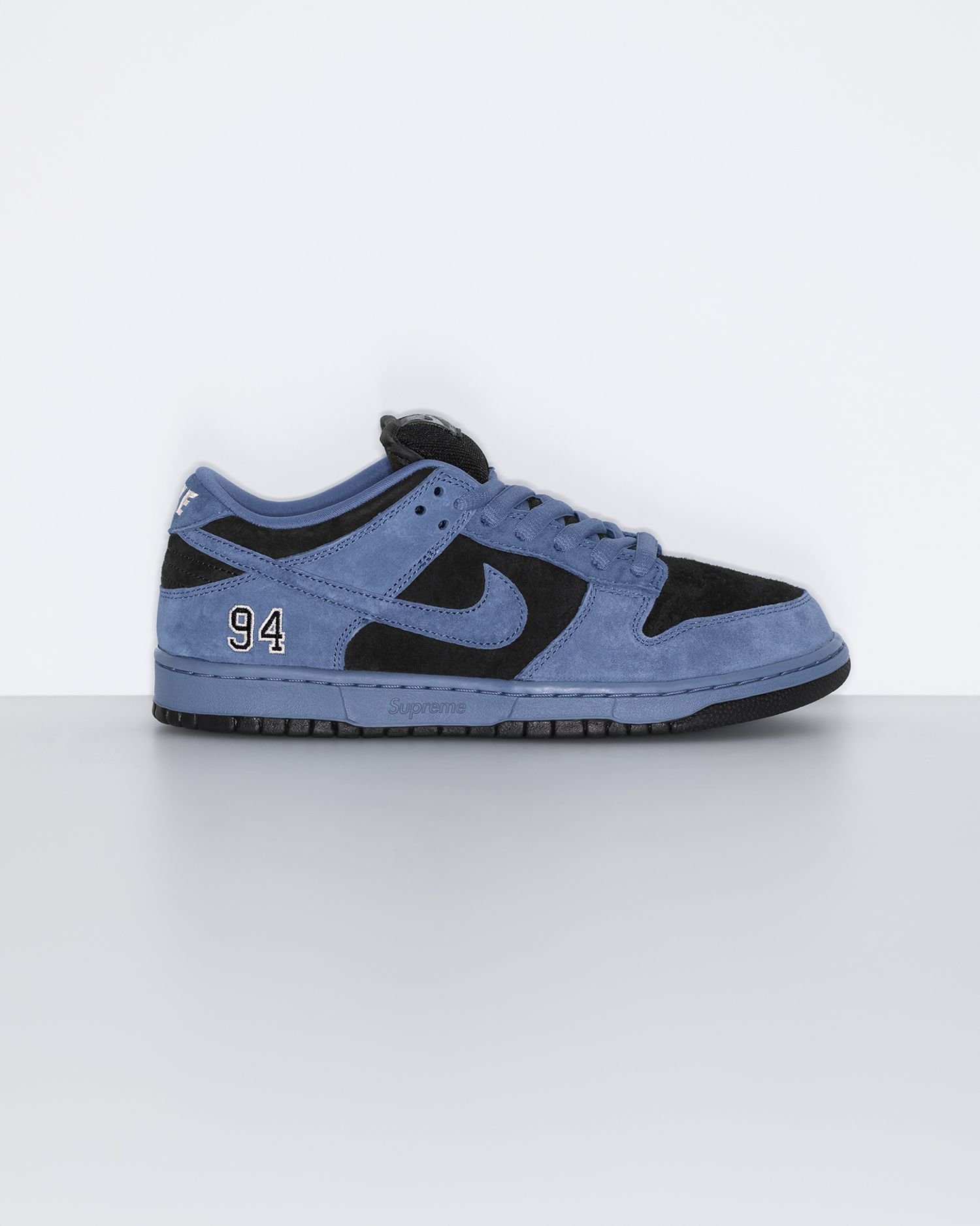 Supreme®/Nike SB Dunk Low