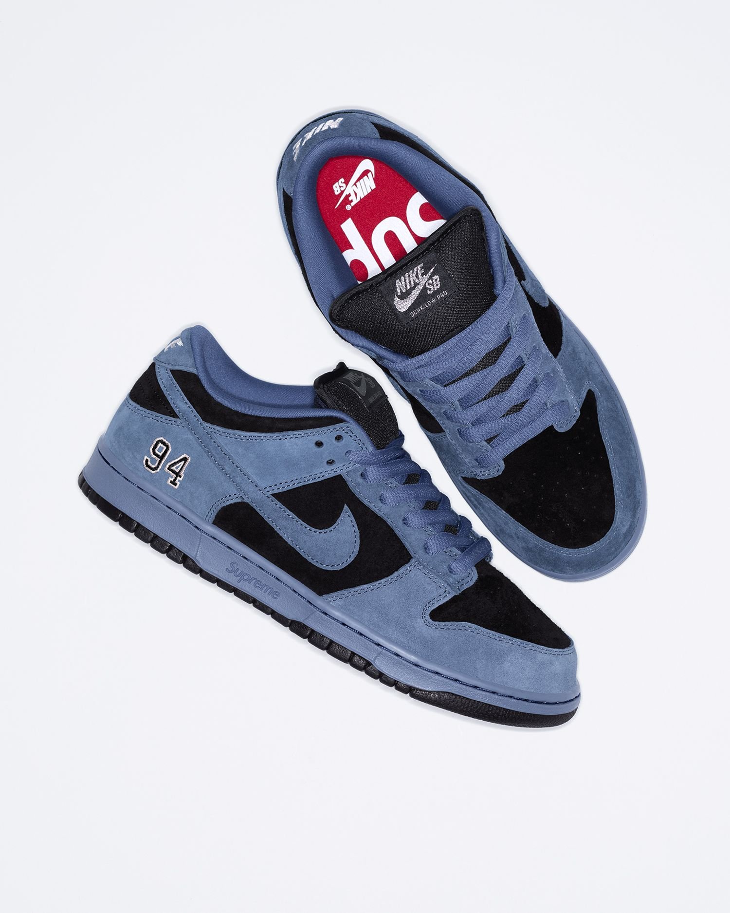 Supreme®/Nike SB Dunk Low