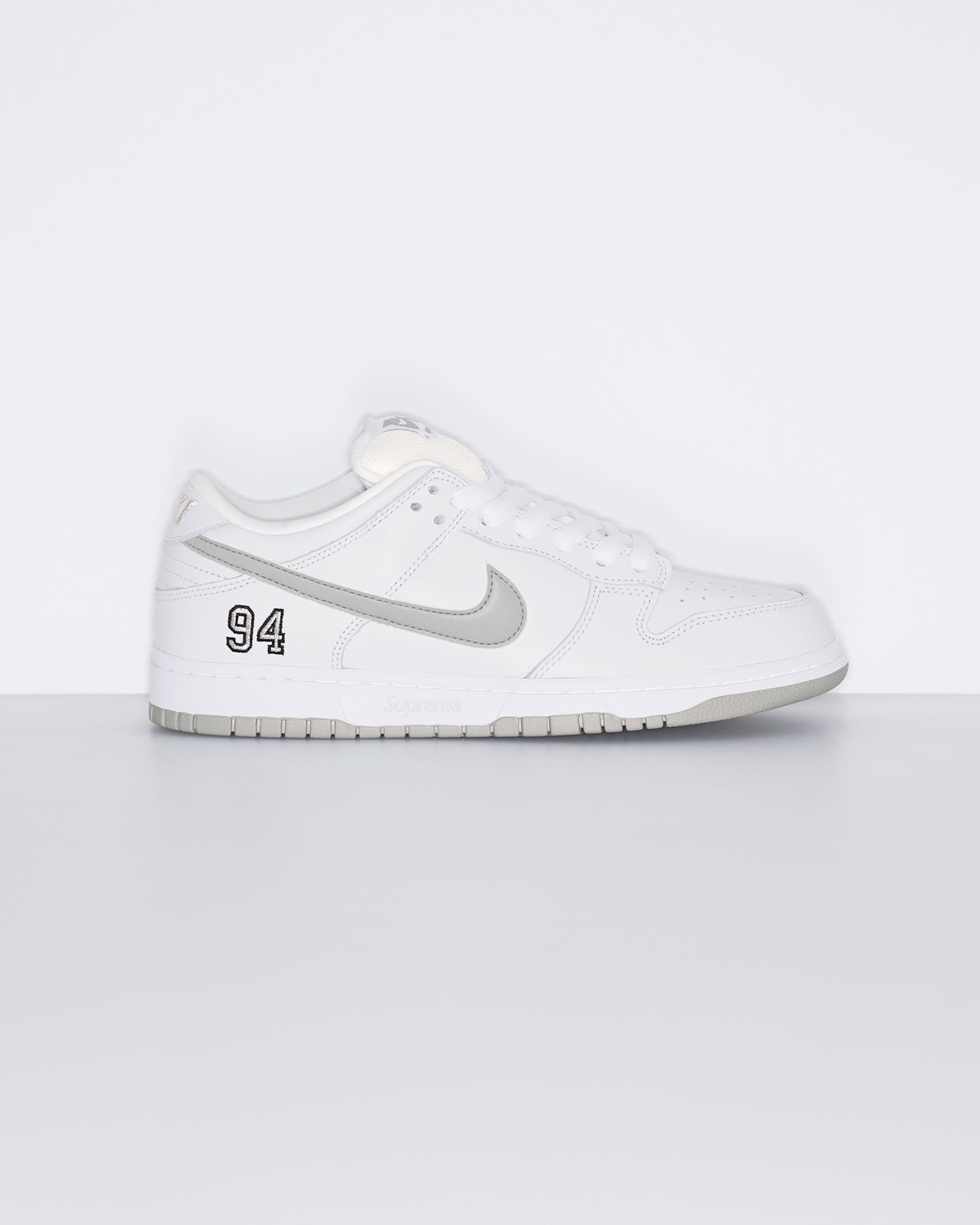 Supreme®/Nike SB Dunk Low