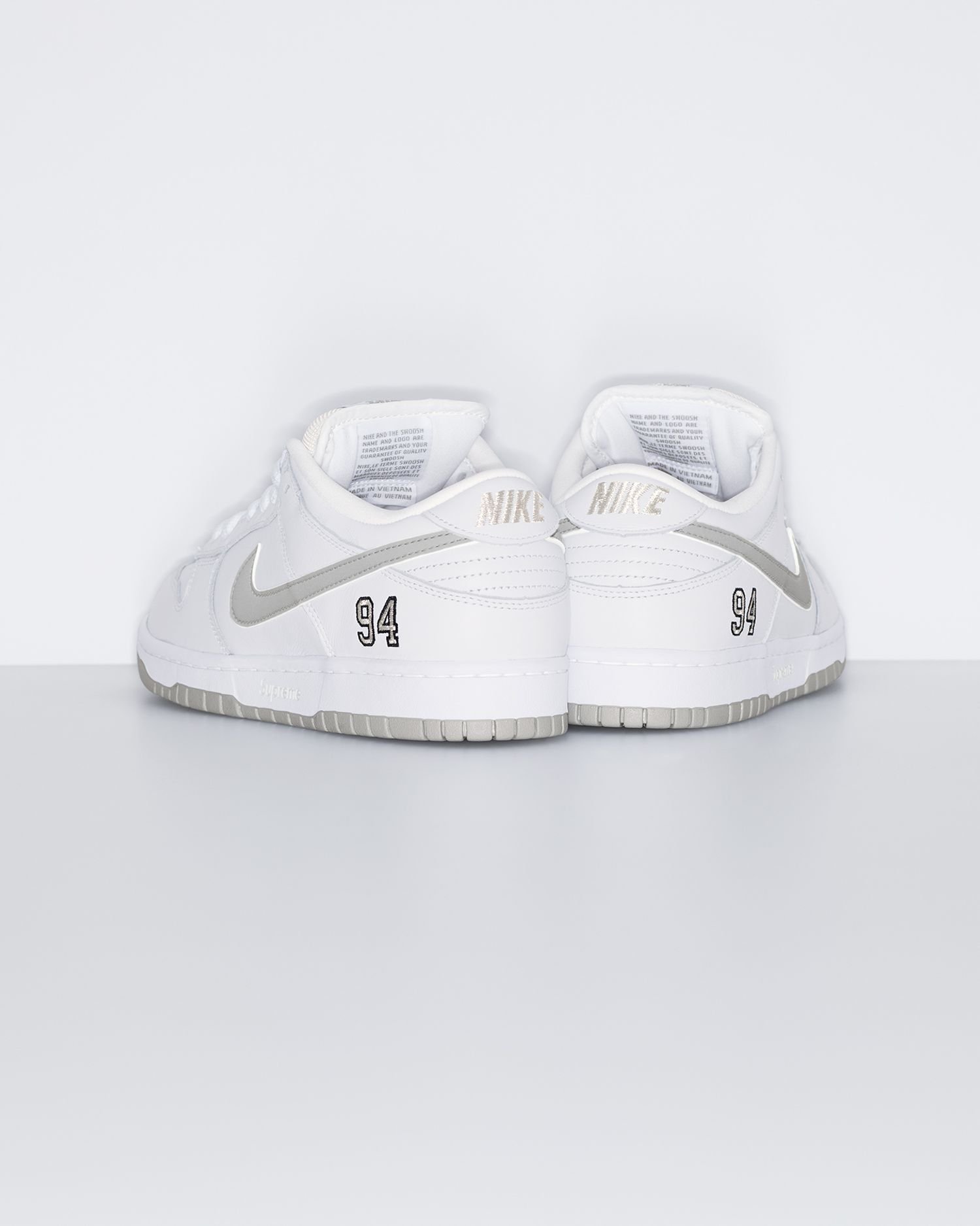 Supreme®/Nike SB Dunk Low