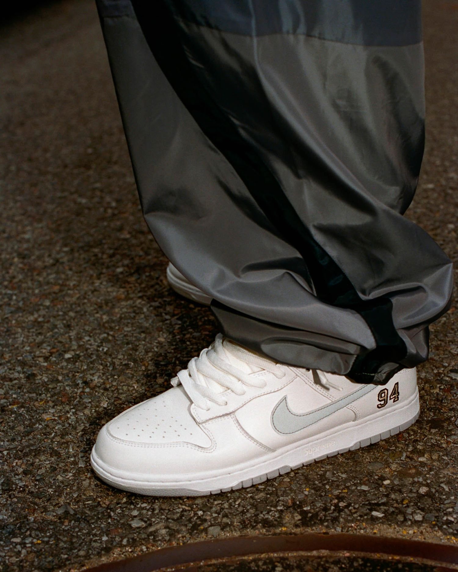 Supreme®/Nike SB Dunk Low