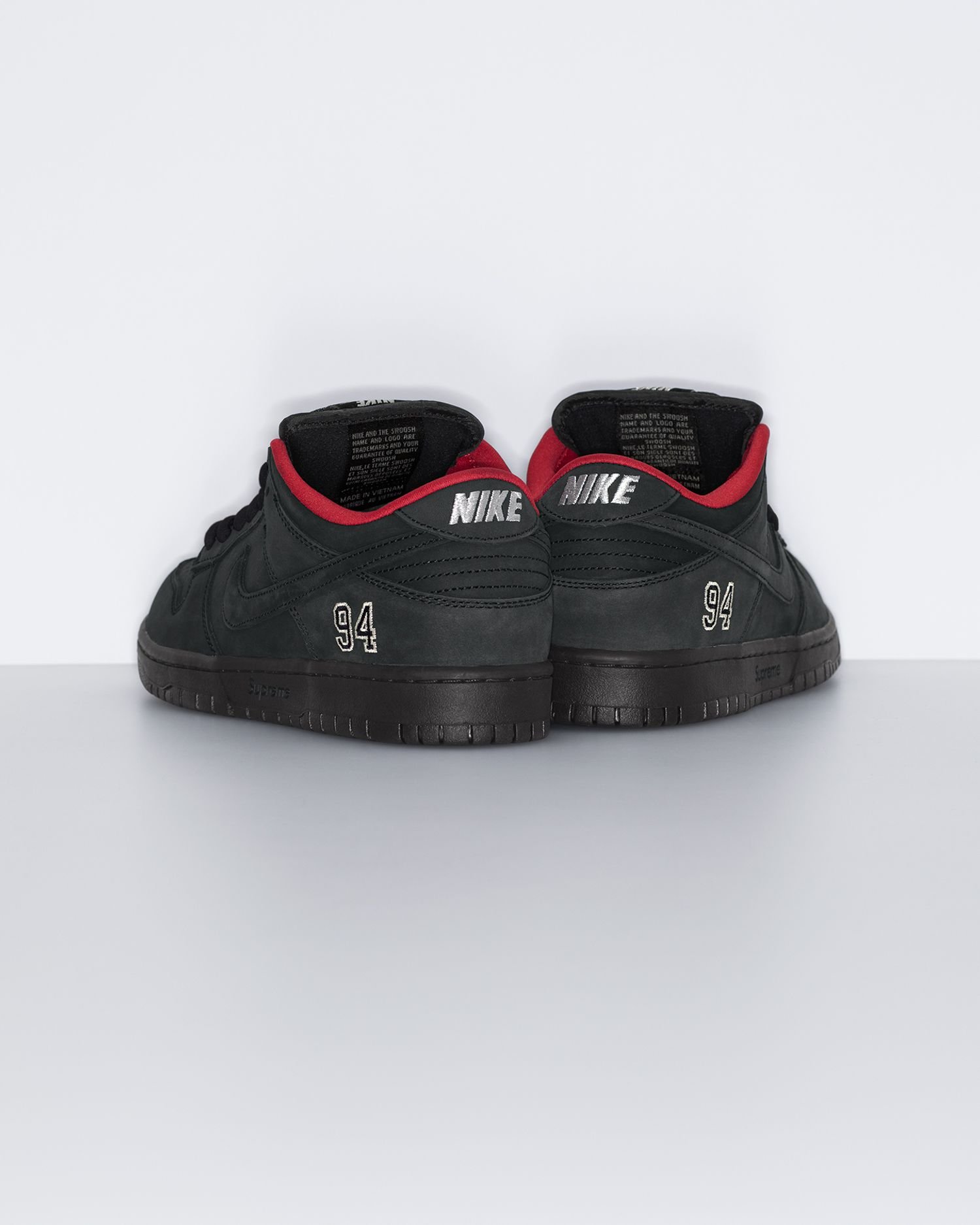 Supreme®/Nike SB Dunk Low