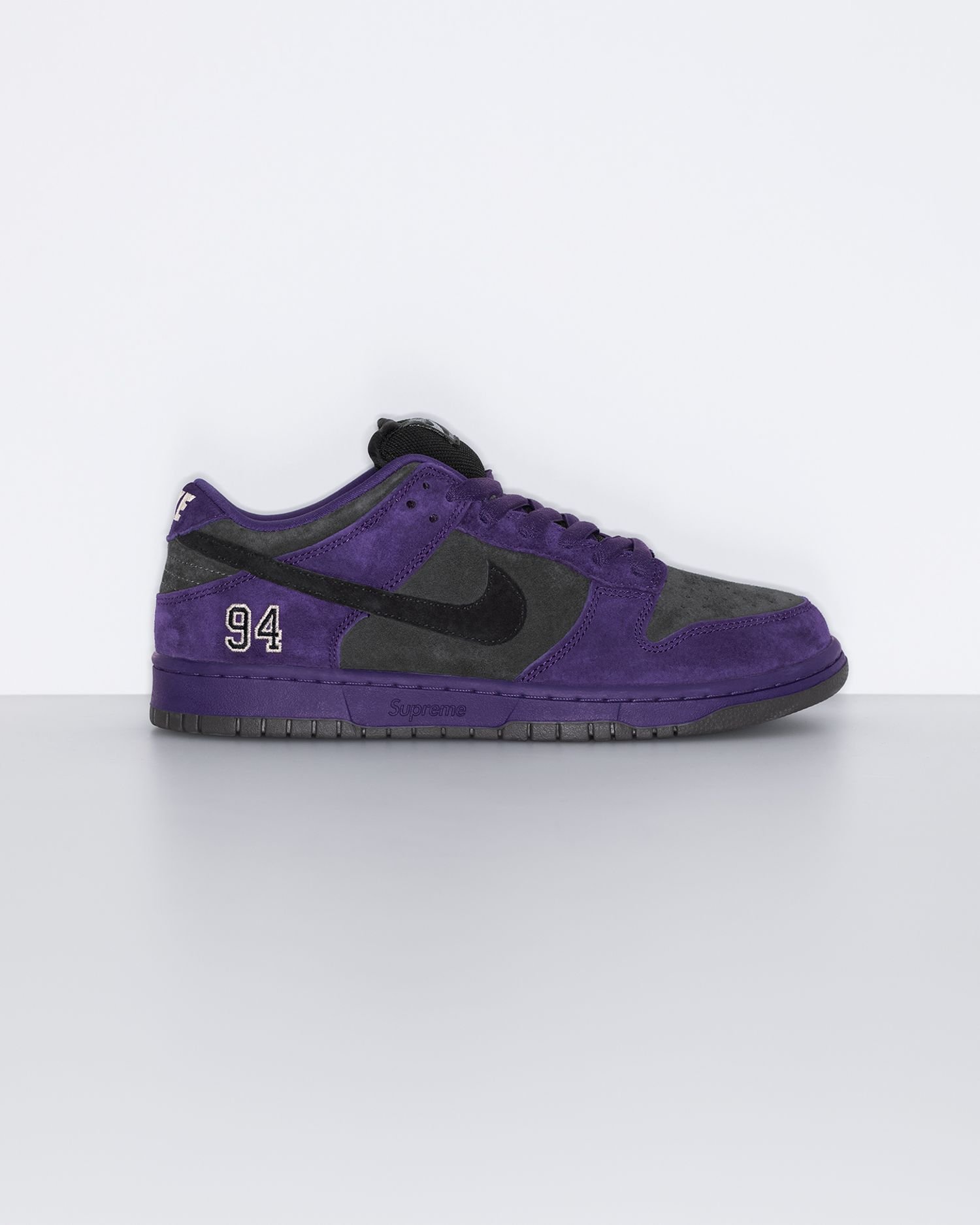 Supreme®/Nike SB Dunk Low