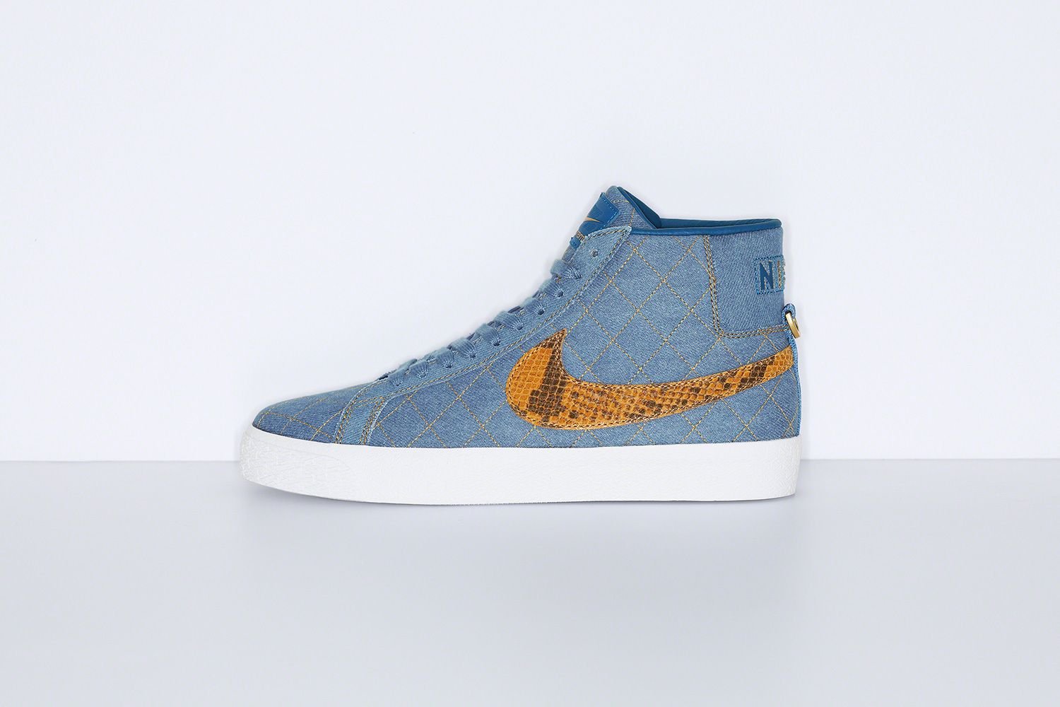 Supreme®/Nike SB\\n\\t\\t\\t\\t\\t\\t\\tBlazer Mid