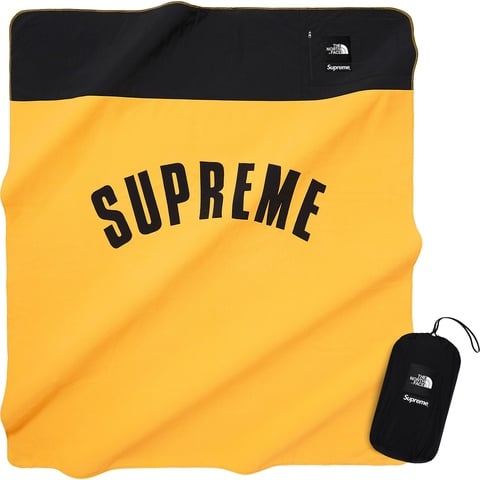 Supreme®/The North Face® Arc Logo Denali Fleece Blanket - Supreme