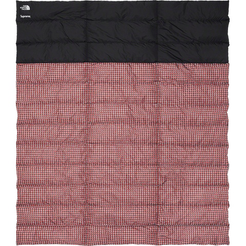 Supreme®/The North Face® Studded Nuptse Blanket - Supreme