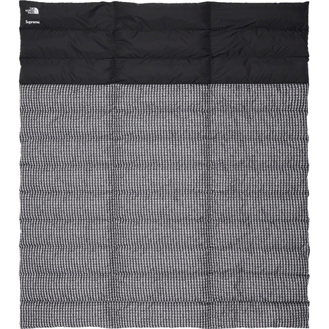 Supreme®/The North Face® Studded Nuptse Blanket - Supreme