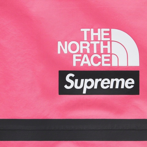 Supreme Supreme®/The North Face® Summit Series Outer Tape Seam Coaches Jacket - Pink