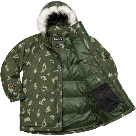 Supreme GORE-TEX 700-Fill Down Parka - Olive Russian Camo