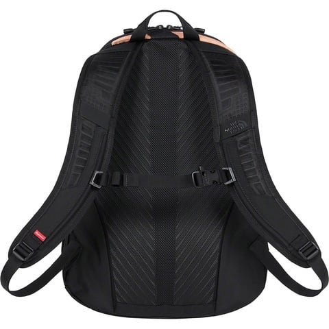 Supreme × the northface denim back pack 17994979_39131791_1000.jpg