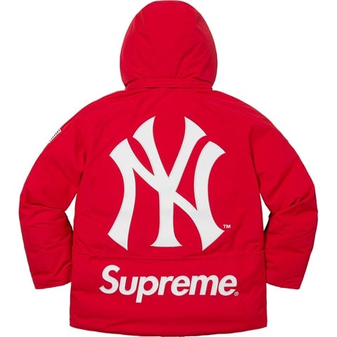 Supreme Supreme®/New York Yankees™ GORE-TEX 700-Fill Down Jacket - Red