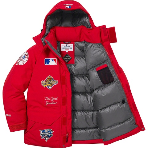 Supreme®/New York Yankees™ GORE-TEX 700-Fill Down Jacket - Supreme