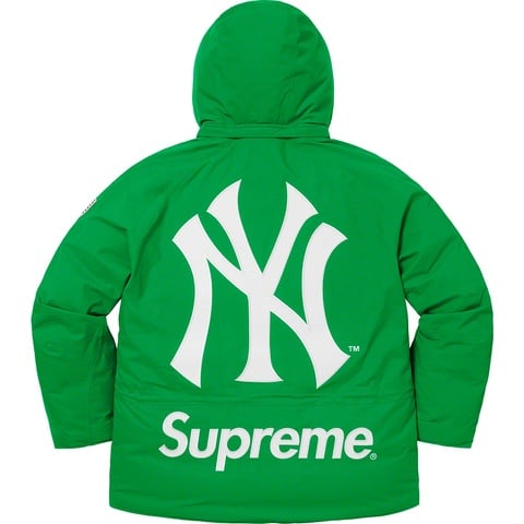 Supreme Supreme®/New York Yankees™ GORE-TEX 700-Fill Down Jacket - Green