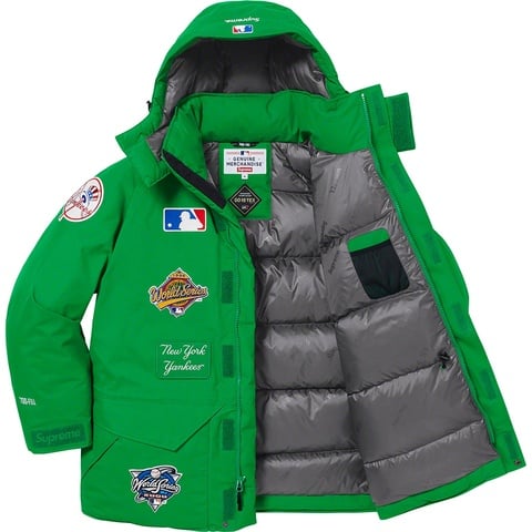 Supreme®/New York Yankees™ GORE-TEX 700-Fill Down Jacket - Supreme