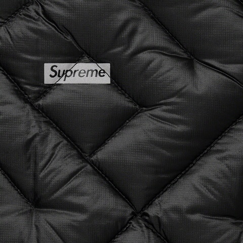 Spellout Quilted Lightweight Down Jacket - Supreme