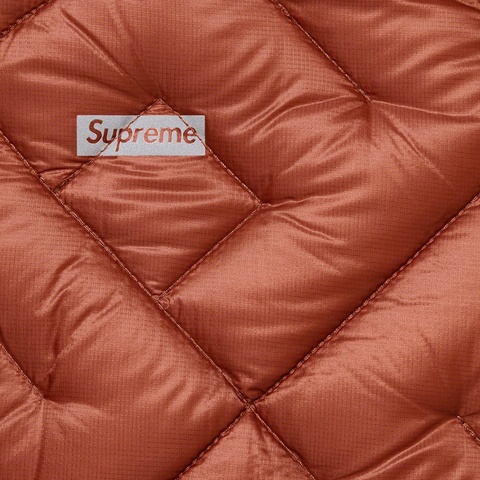 Spellout Quilted Lightweight Down Jacket - Supreme