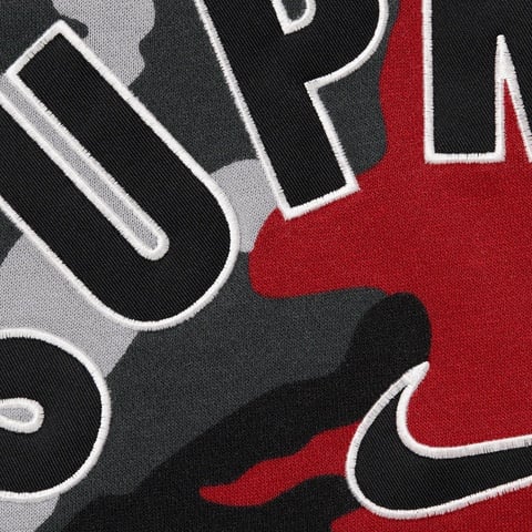 Supreme Supreme®/Nike® Arc Sweatpant - Red Camo