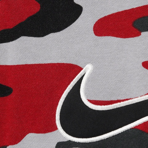 Supreme Supreme®/Nike® Arc Crewneck - Red Camo