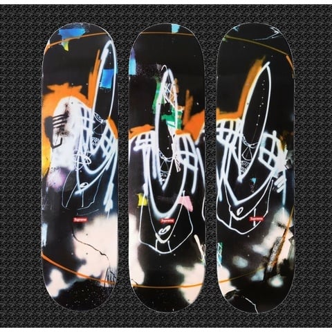 スケートボード supreme futura deckset Supreme x Futura Skateboard Deck Set Black – blueandcream