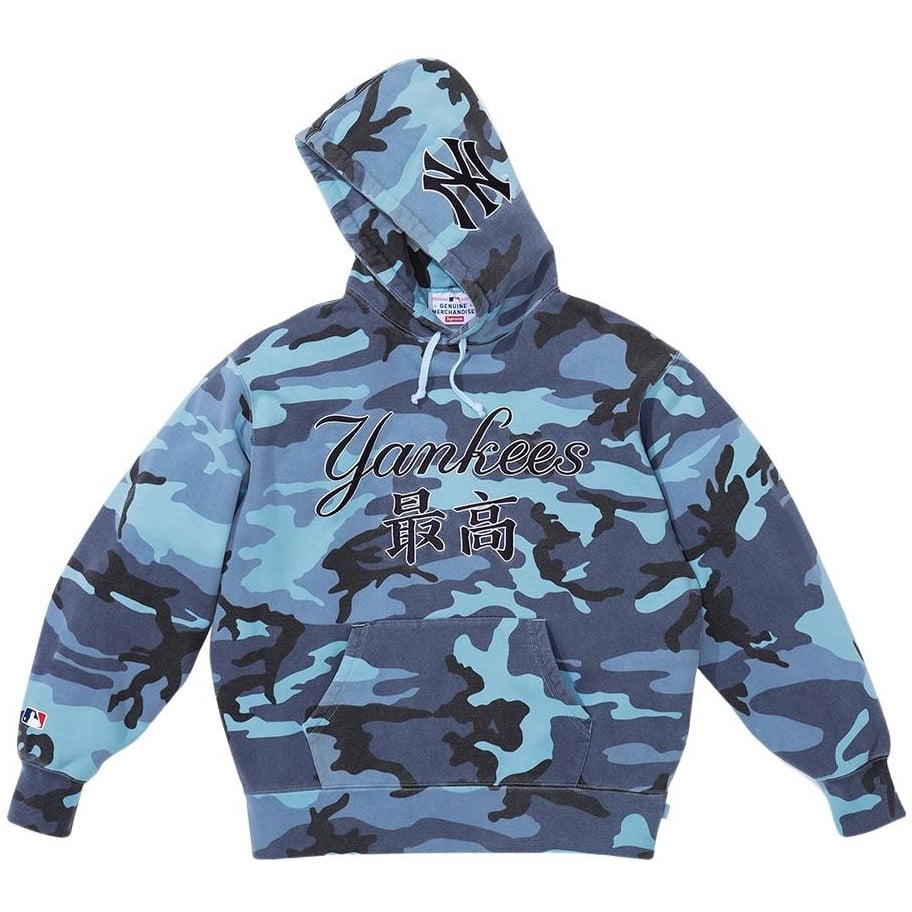 Supreme Supreme New York Yankees™ Kanji Hooded Sweatshirt (FW22) - $178