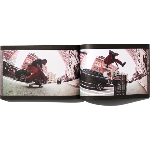 Supreme "Play Dead" Book - Multicolor