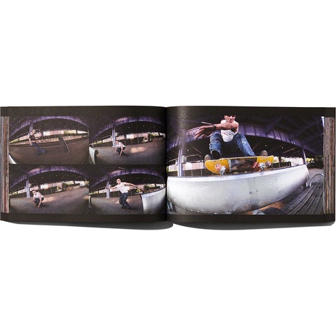 Supreme "Play Dead" Book - Multicolor