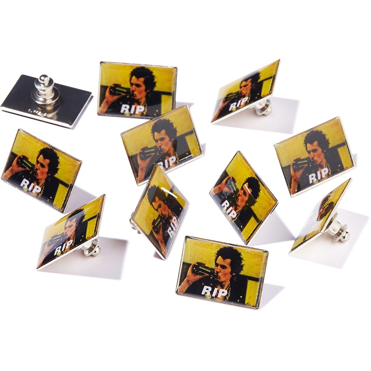 Supreme RIP Pin (fall/winter 2014)