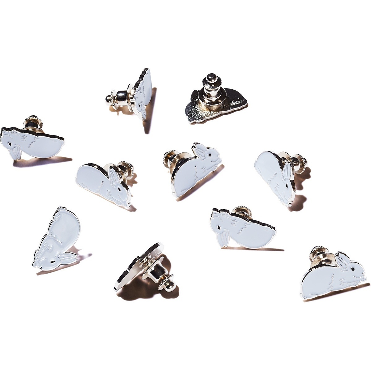 Supreme White Rabbit Pin (fall/winter 2016)