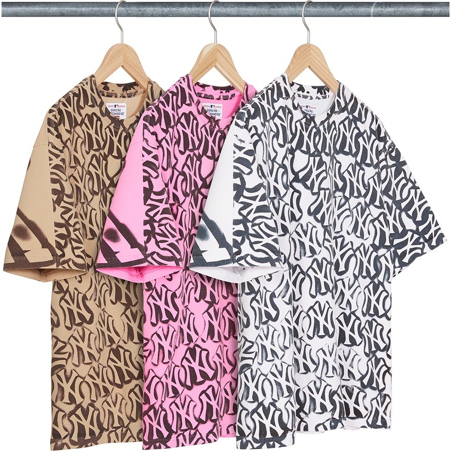 Supreme Supreme®/New York Yankees™Airbrush S/S Top (fall/winter 2021) - $110.00