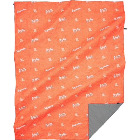 Supreme Supreme®/SOL Escape Insulated Blanket - Orange