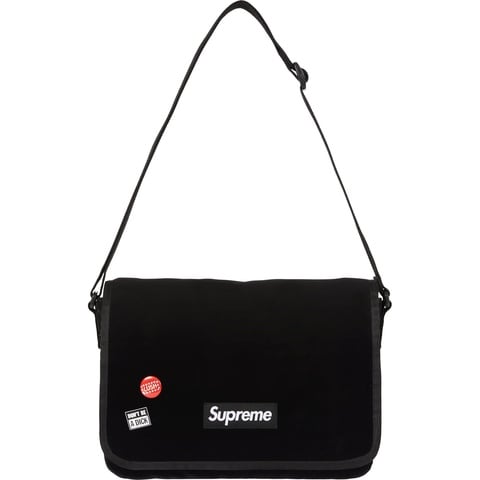バッグ Supreme Velvet Small Messenger Bag Supreme Velvet Small Messenger Bag | Urban Outfitters