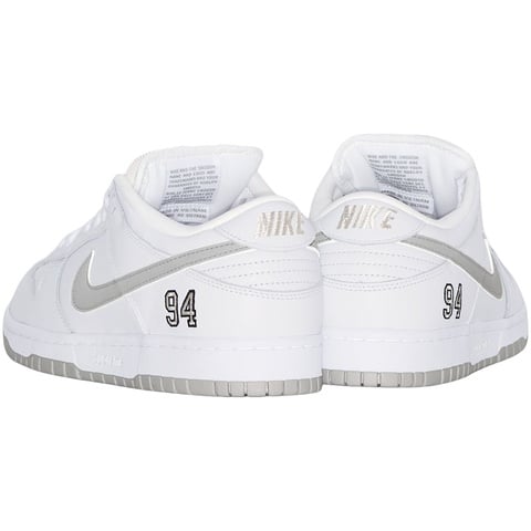 Supreme Supreme®/Nike SB Dunk Low White - Colorway